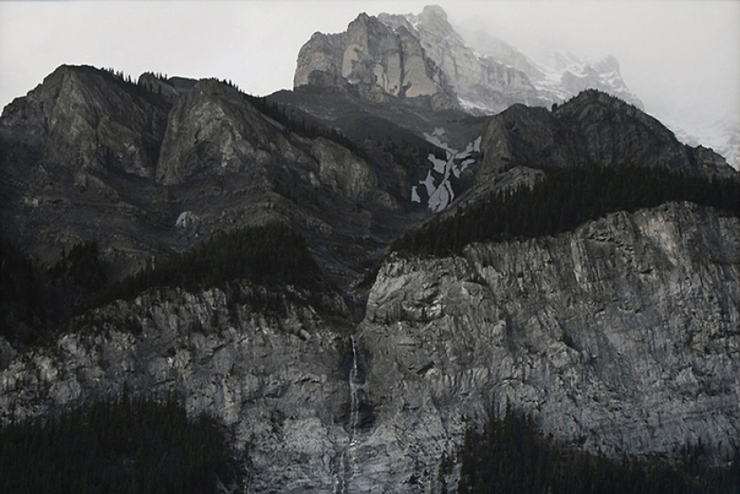 http://www.giuri.mirunadragan.com/files/gimgs/th-12_TheMountainsAreMirrors7.jpg