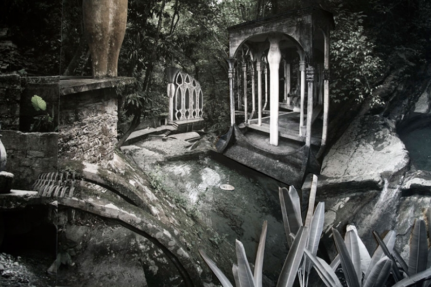 http://www.giuri.mirunadragan.com/files/gimgs/th-6_Dragan04-XilitlaForever_detail1-web_v2.jpg