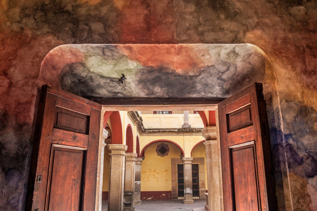 http://www.giuri.mirunadragan.com/files/gimgs/th-58_IMG_0992_Inside_Out_W.jpg